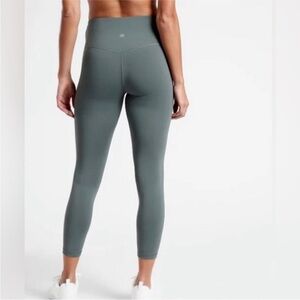 Athleta Elation Train 7/8 Tight Leggings